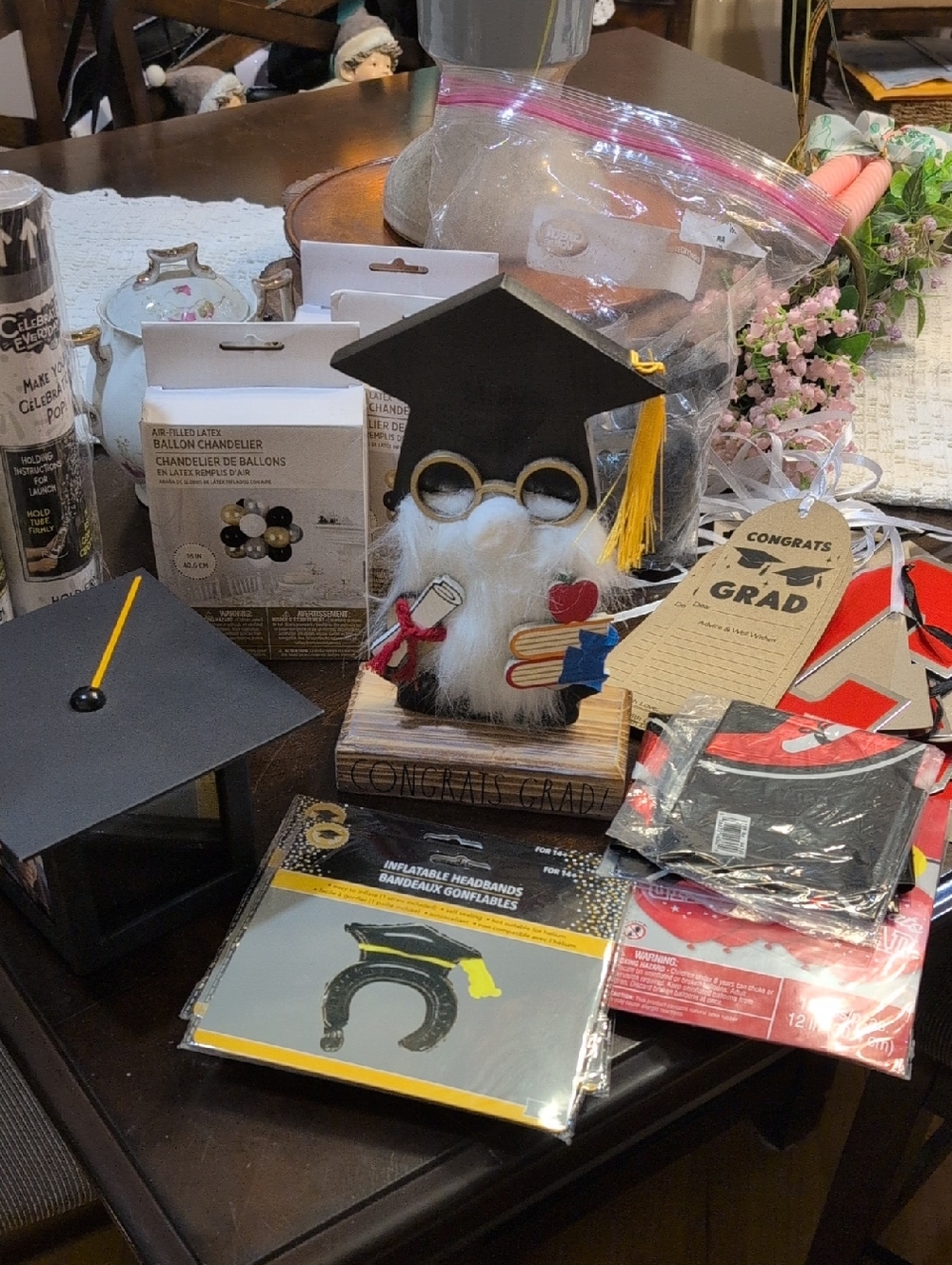 Congratulations Grad Gnome with Black Graduation Cap - Party Décor Bundle